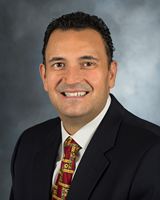 Headshot: Steven Hernandez